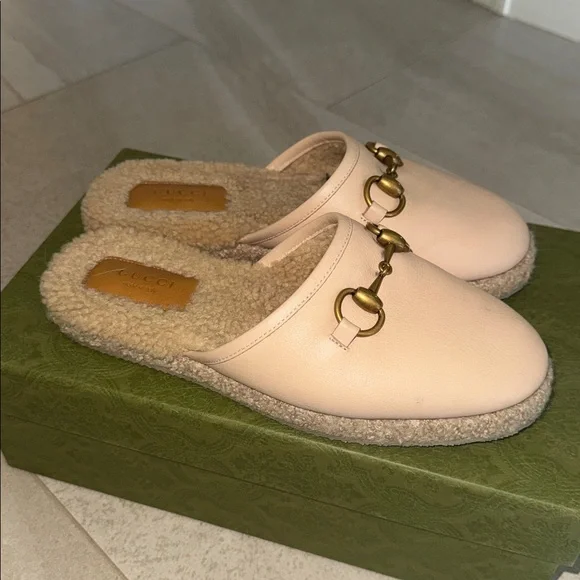 ✨✨Gucci size 7 slip in mules- offers welcomed!!!!✨✨ - Picture 3 of 7